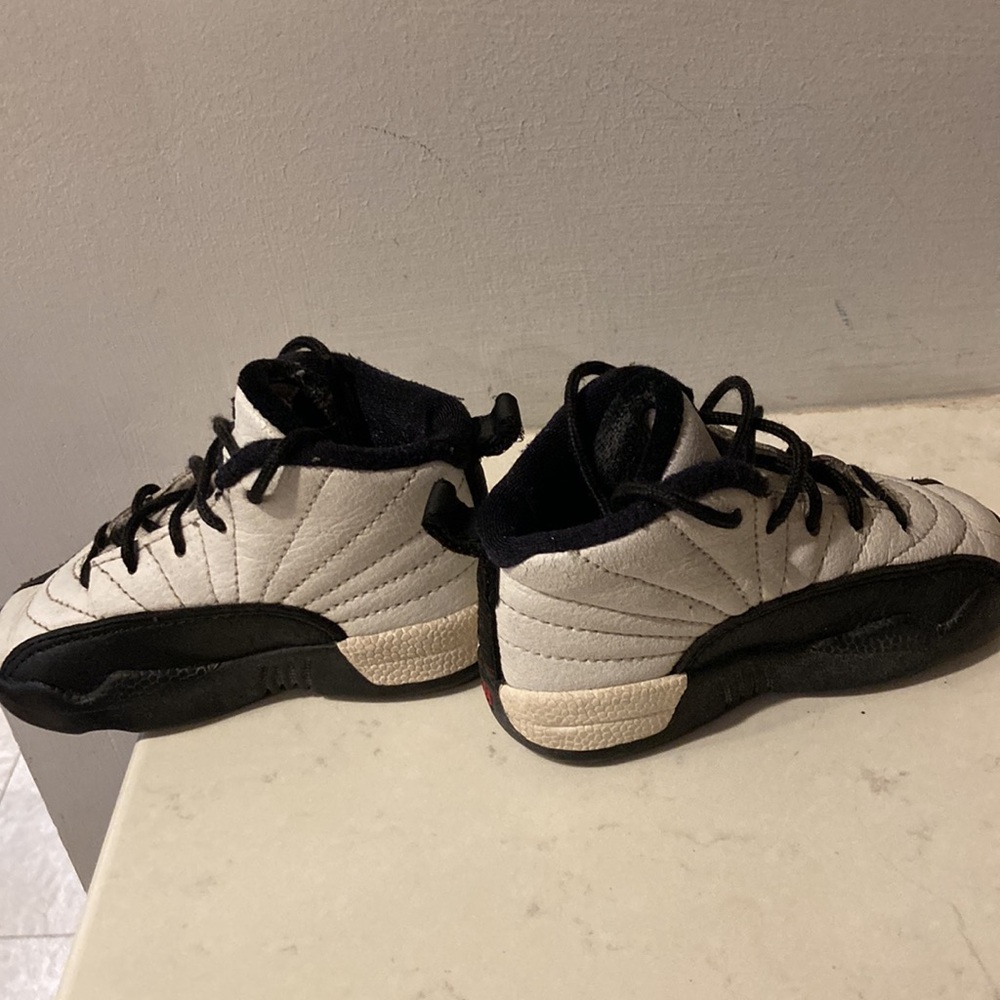 Air Jordan high top sneakers - Picture 2 of 4